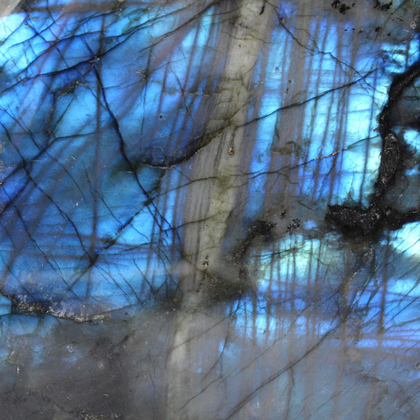 Gepolijste labradorietsteen voor verzamelaars, herkomst Madagaskar