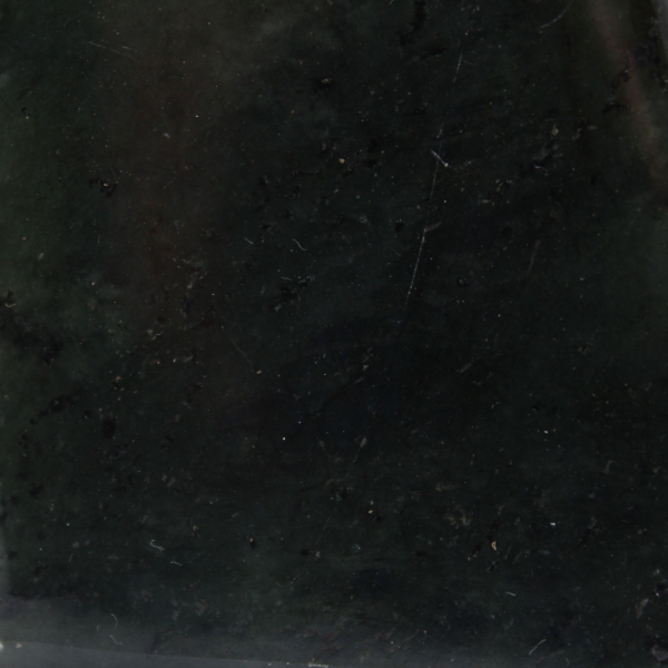 Gepolijste labradoriet, compact exemplaar uit Madagaskar