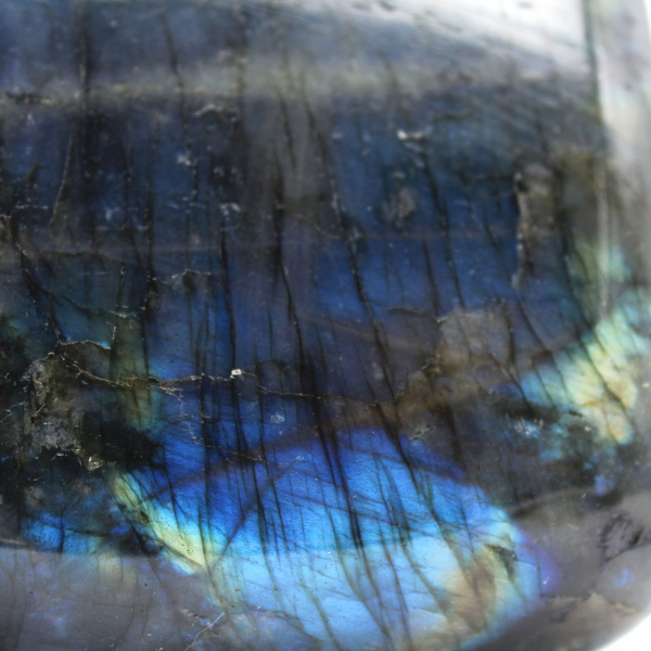 Klein, gepolijst labradoriet ornament, Madagaskar