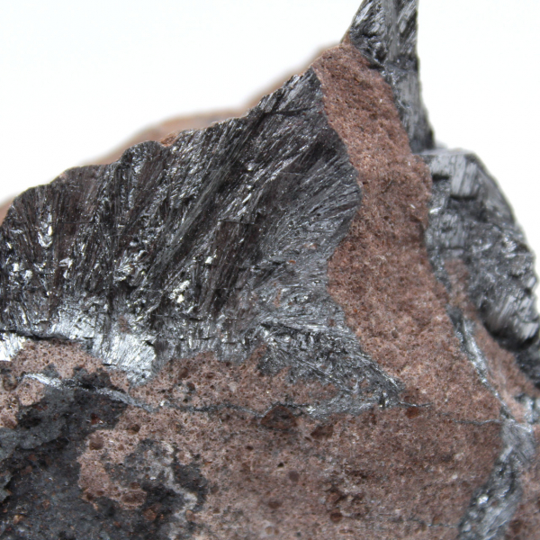 Pyrolusietkristallen op matrix, esthetisch exemplaar