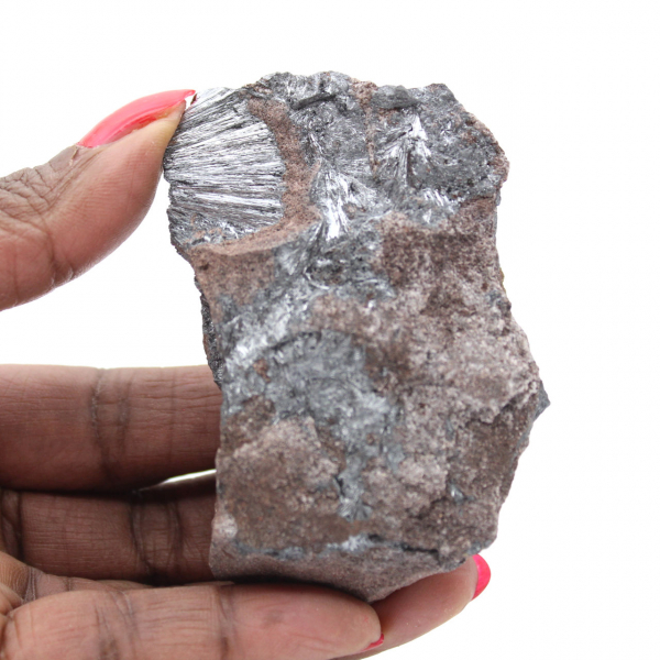 Pyrolusiet, authentiek exemplaar op matrix