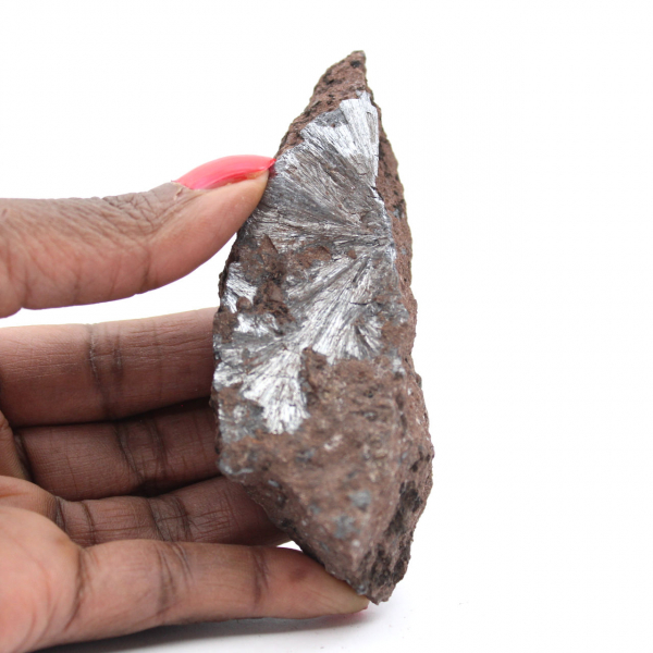 Ruwe pyrolusietkristallen, lang exemplaar