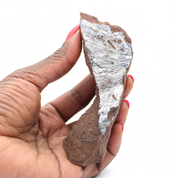 Pyrolusiet, dun kristalexemplaar uit Marokko