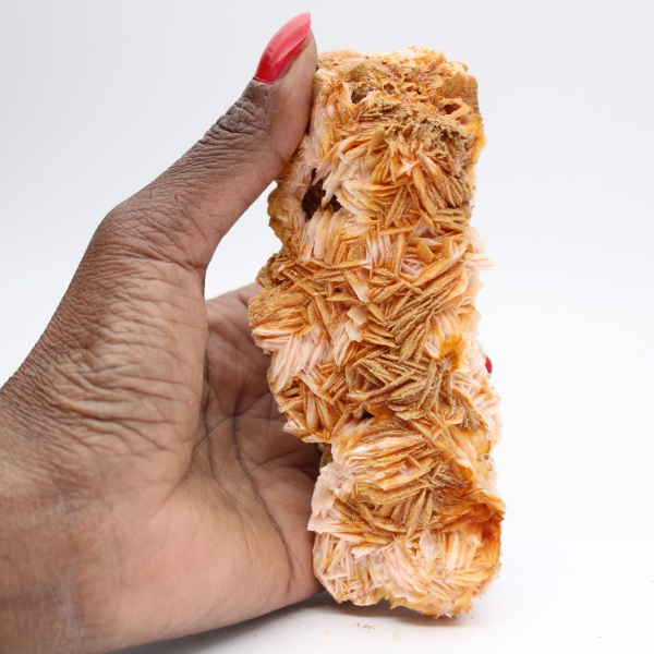 Marokkaanse oranje bariet in natuurlijke kristallisatie