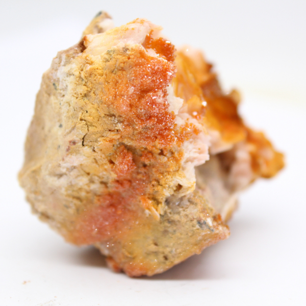 Klein exemplaar van oranje bariet uit Marokko