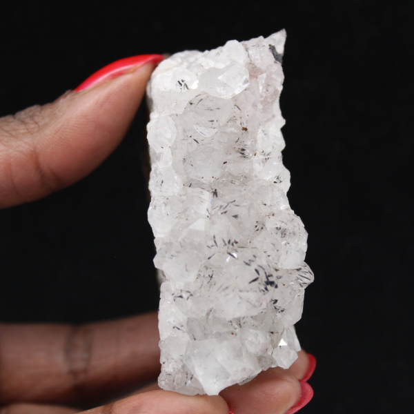 Marokkaanse goethietkwartskristallen, kleine druse van 120 g.