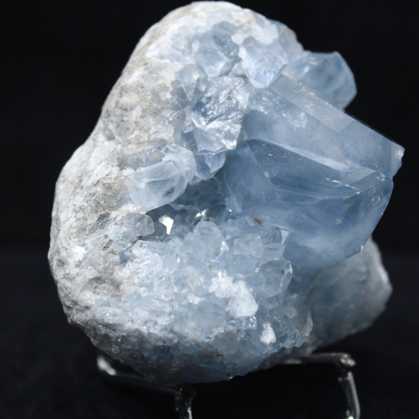 Celestien uit Madagaskar: Druzen en ruwe kristallen