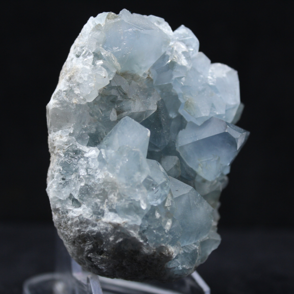 Celestien uit Madagaskar: kristallen en natuurlijke druse