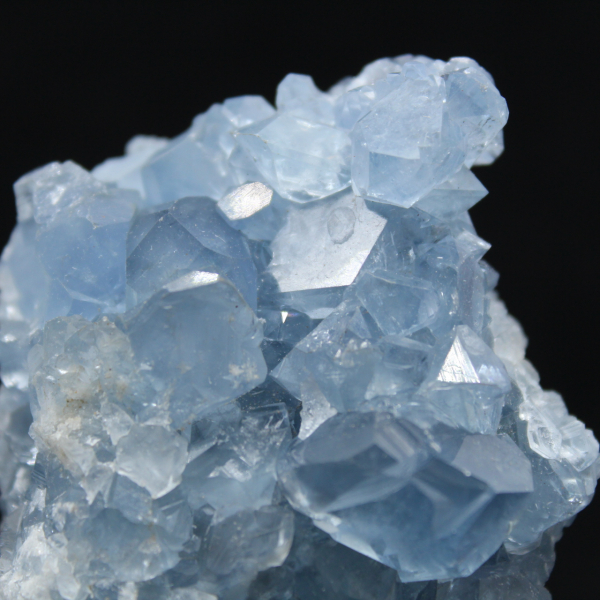 Kleine Malagassische celestiene geode - 290 g