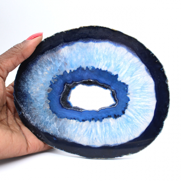 Gepolijste plak blauwe agaat voor mineralenliefhebbers.