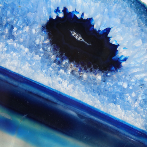 Gesneden blauwe agaat uit Braziliaanse afzettingen