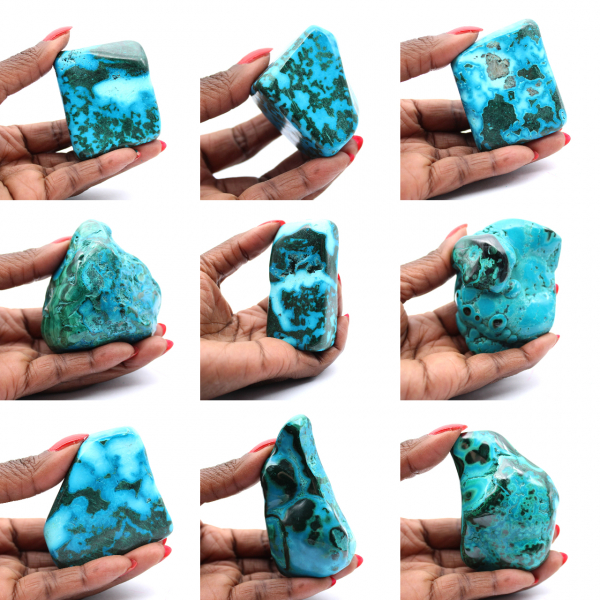 Gepolijste steen in Congo Chrysocolla