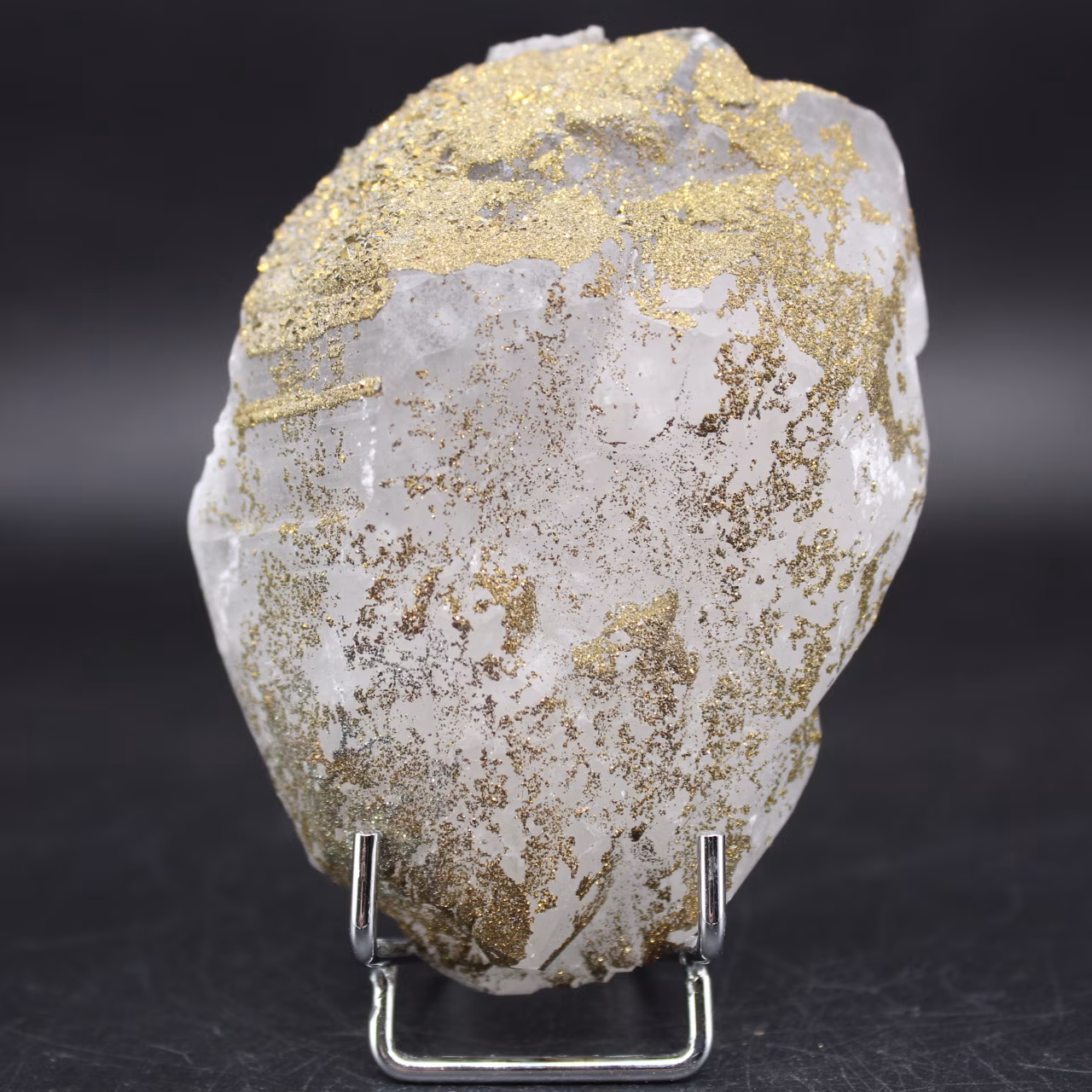 Pyriet op calciet