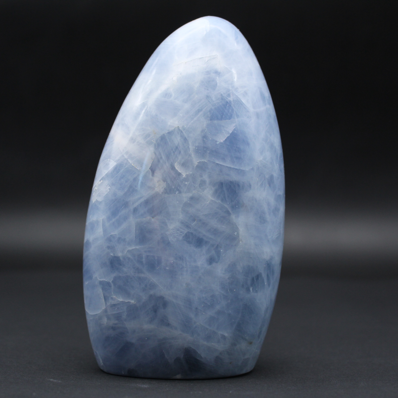 Decoratief blauw calciet