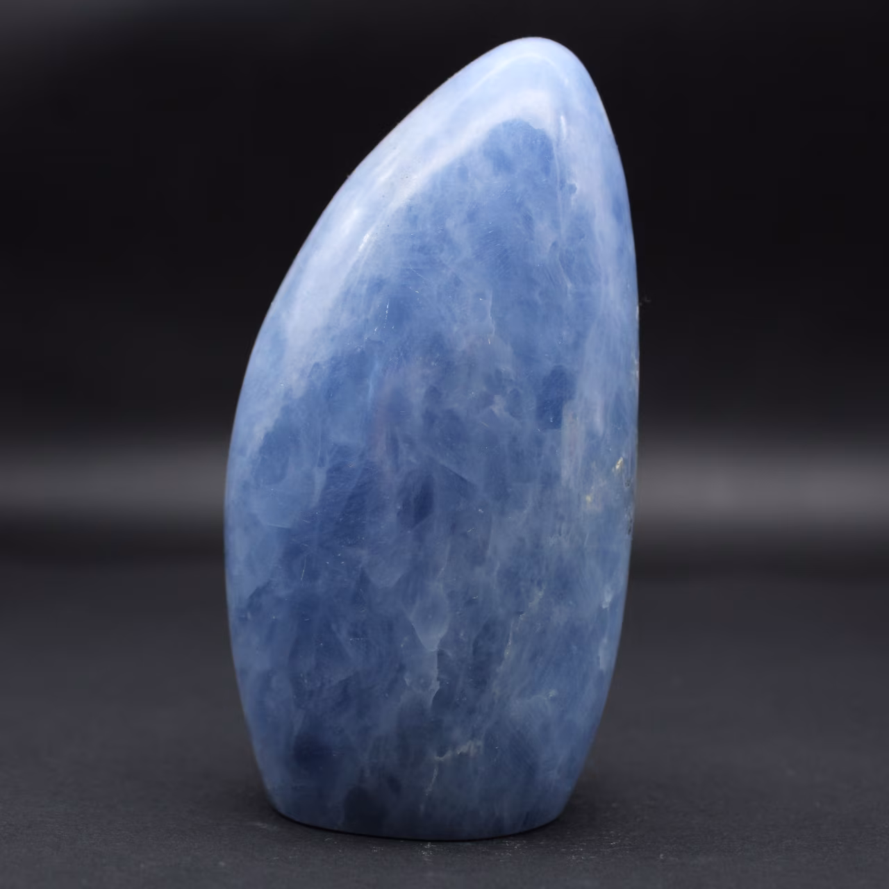 Blauwe calciet uit Madagaskar