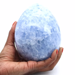 Blauw calciet mineraal ei