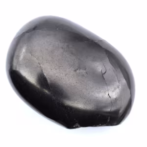 Shungite gepolijste rots