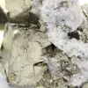 Pyriet op ganggesteente met calciet en kwarts - 7
