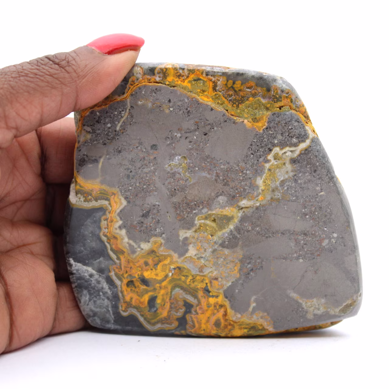 Hommeljaspisornament: Uitzonderlijke mineralogie
