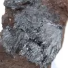 Kleine pyrolusietkristallen op een authentieke matrix - 2