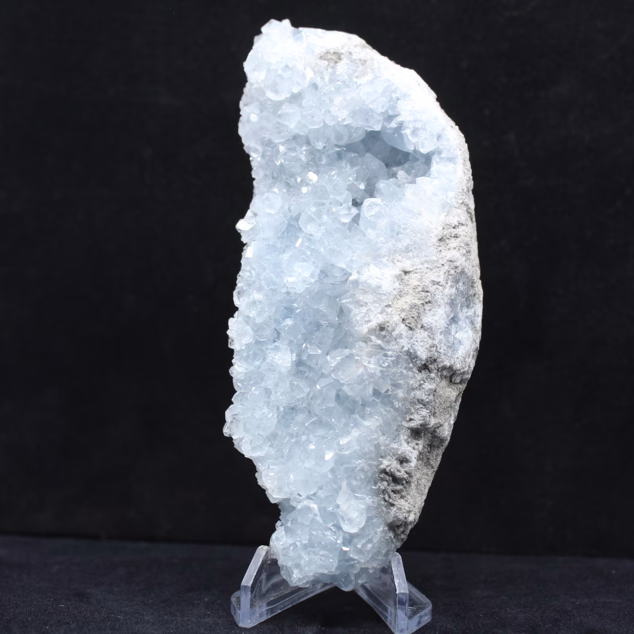 Celestiet uit Madagaskar: Blauwe kristalgeode