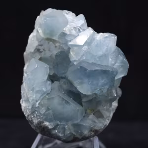 Celestien uit Madagaskar: kristallen en natuurlijke druse
