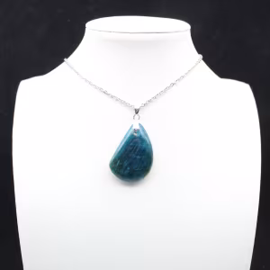 Blauwgroene apatiet hanger - authentiek uit Madagaskar