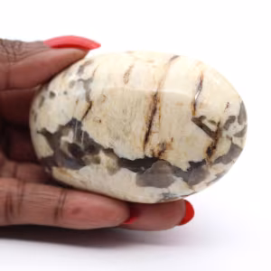 Veldspaatkiezelsteen uit Madagaskar – Geologisch specimen
