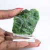 Ruwe, natuurlijke chroomdiopside, groen exemplaar uit Finland, 80 g - 1