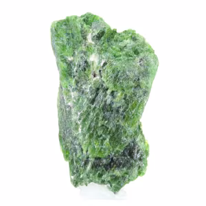 Ruw exemplaar van Fins chromediopside op een basis, 60 g