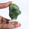 Ruwe chroomdiopside, mineralogie uit Finland, op een drager van 65 g - 1