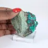 Groene brochantietkristallen uit Chili op een voetstuk - 1