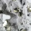 Kristallisatie van Peruaanse octaëdrische pyriet op een ondergrond - 8