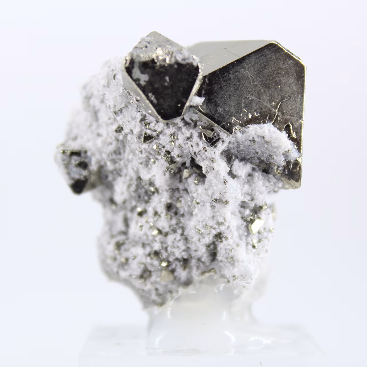 Octaëdrische kristallen van pyriet, ijzersulfide uit Peru.