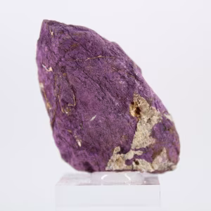 Ruwe Portugese purpuriet – Mineralogisch specimen op standaard