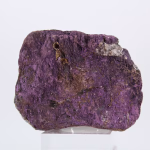 Purpuriet uit Portugal op standaard – Ruw mineraalspecimen